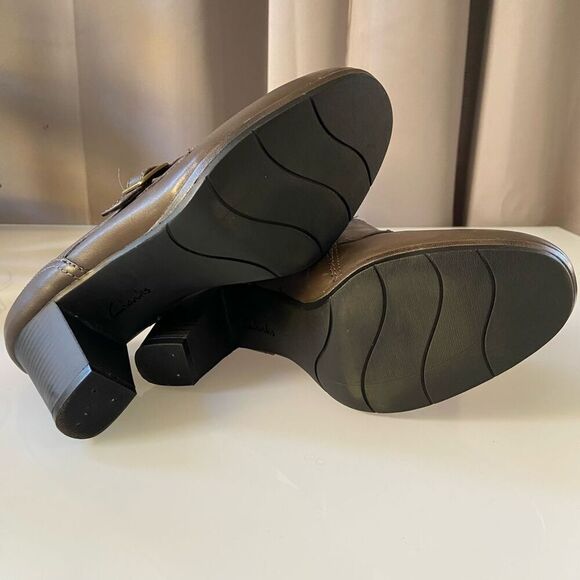 Clarks Collection Gray Taupe Leather Heel Loafers 9 M - Picture 6 of 10